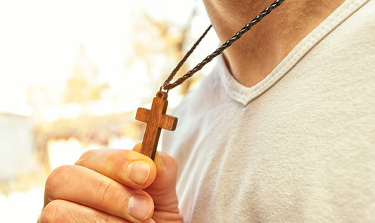 56+ Best Cross Pendants & Necklaces for Men