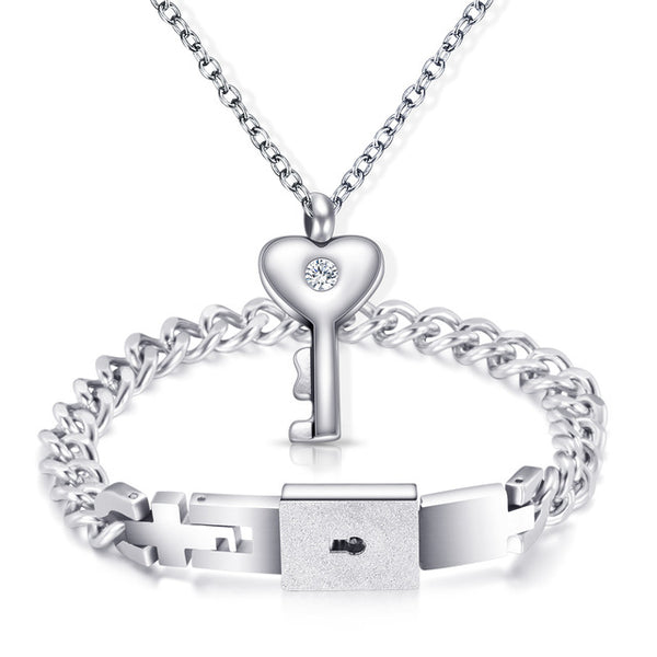 Couples Necklace Lock Key Heart pendant Always Forever for Boyfriend  Girlfriend Couple Necklaces Set of 2 : Buy Online at Best Price in KSA -  Souq is now Amazon.sa: Fashion